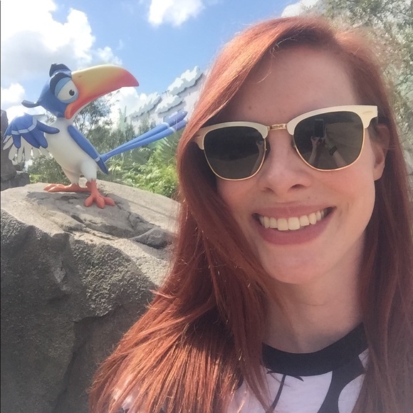 Meet your Posher, Carrie - Picture 2 of 8